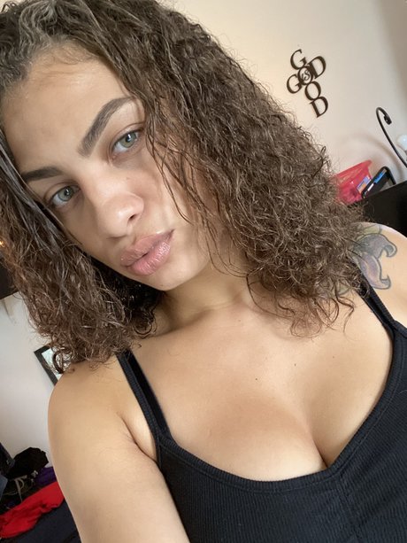 Naken lekkede OnlyFans-bilde av Opal