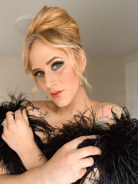 Naken läckt OnlyFans-bild av Ada Vice