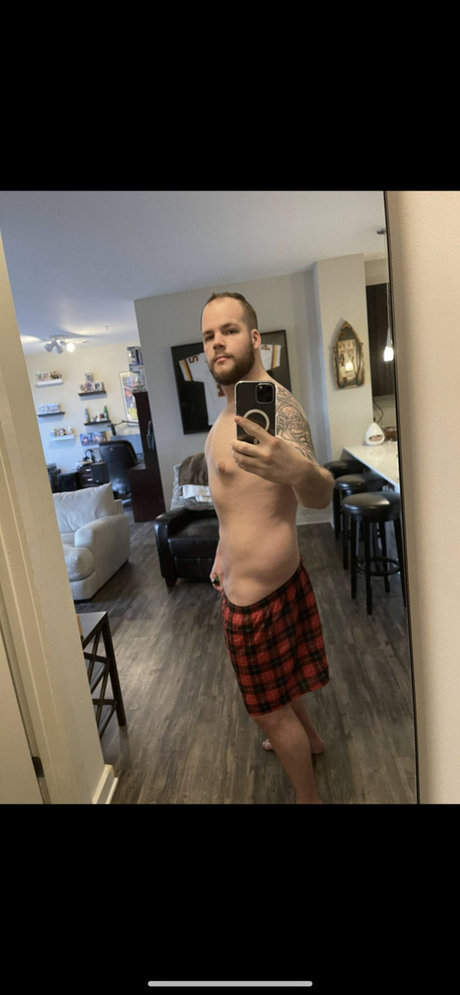 Naakte gelekte OnlyFans-foto van Pbabes99