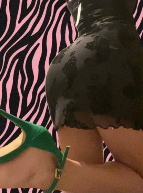 Nahá fotka uniklých OnlyFans od Paradisepetite