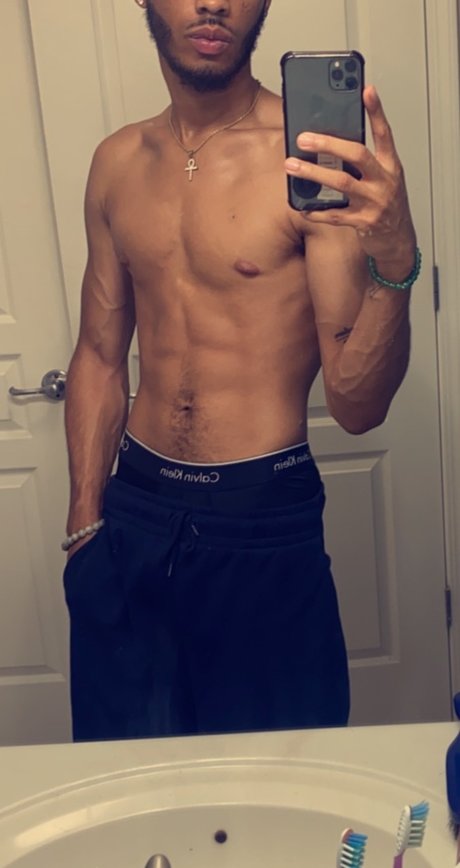 Nahá fotka uniklých OnlyFans od 007papi