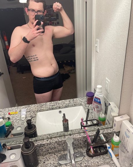 Alasti lekkinud OnlyFans-i pilt Papi Spice Latte