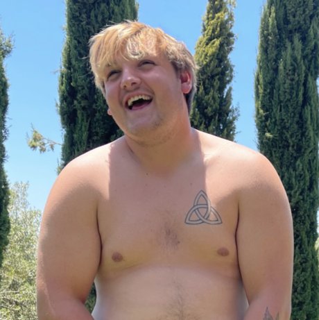 Nahá fotka uniklých OnlyFans od Paper Yates