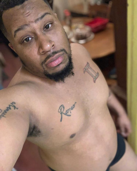 Naken läckt OnlyFans-bild av Big Body Benz