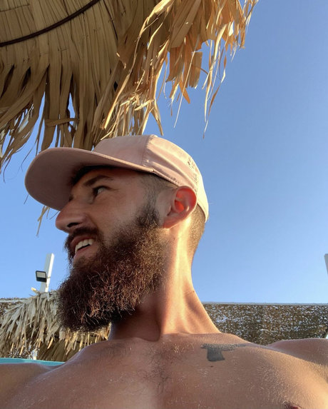 Naken läckt OnlyFans-bild av Papa