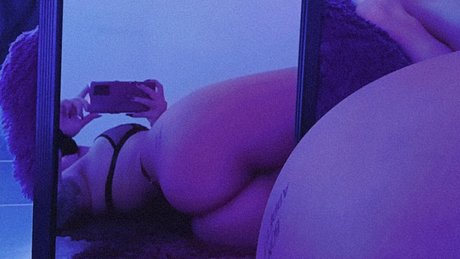 Naakte gelekte OnlyFans-foto van Paola Solis