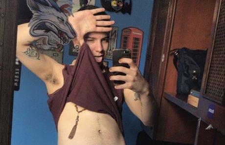 Foto nua vazada do OnlyFans de Yuki Ashmedai