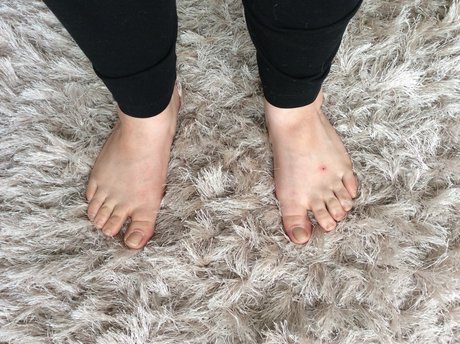 Naken läckt OnlyFans-bild av Panties Ampamp Feet