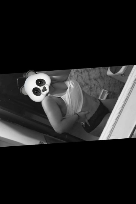 Naakte gelekte OnlyFans-foto van Panda
