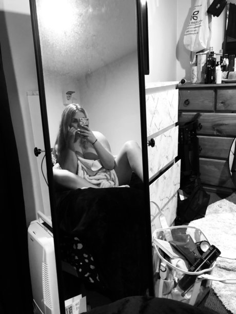 Naken lekkede OnlyFans-bilde av Dirty Durry Baby