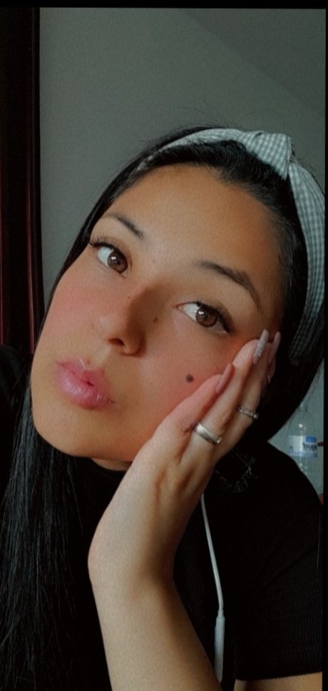 Alaston vuotanut OnlyFans-kuva La Aleja