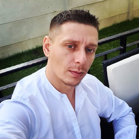 Naken läckt OnlyFans-bild av Petrut Gabriel Butnariu
