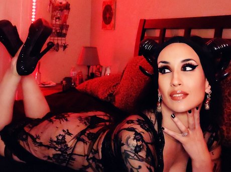 Naken läckt OnlyFans-bild av Persephone Black