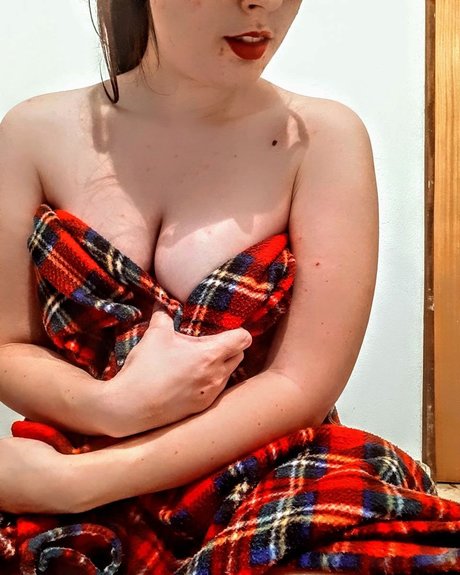 Alasti lekkinud OnlyFans-i pilt Perla Porcella