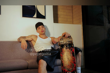 Nahá fotka uniklých OnlyFans od Pepe Goitia
