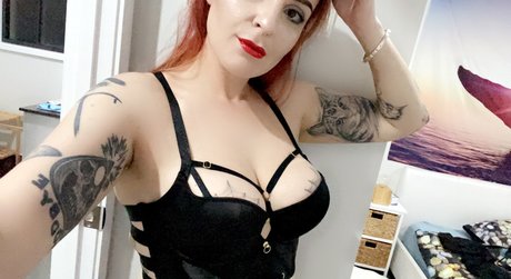 Nahá fotka uniklých OnlyFans od Penny Deadful