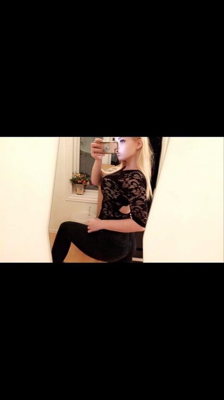 Обнаженная фотография утечки OnlyFans от Peneirene