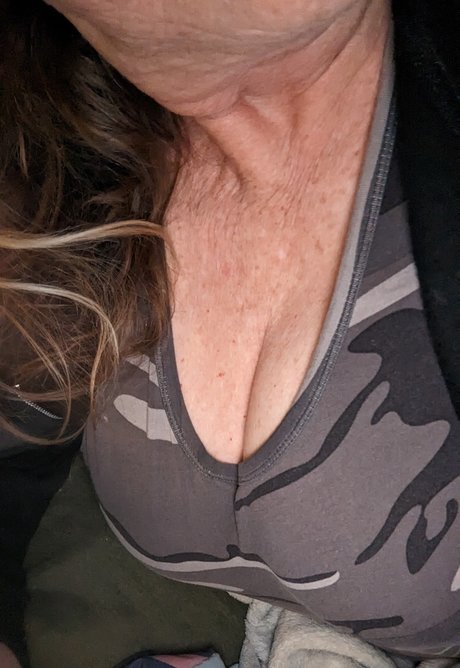 Naken läckt OnlyFans-bild av Peggy Mature Profile Updated 12123
