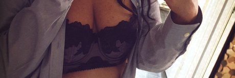 Alaston vuotanut OnlyFans-kuva Peggingwife