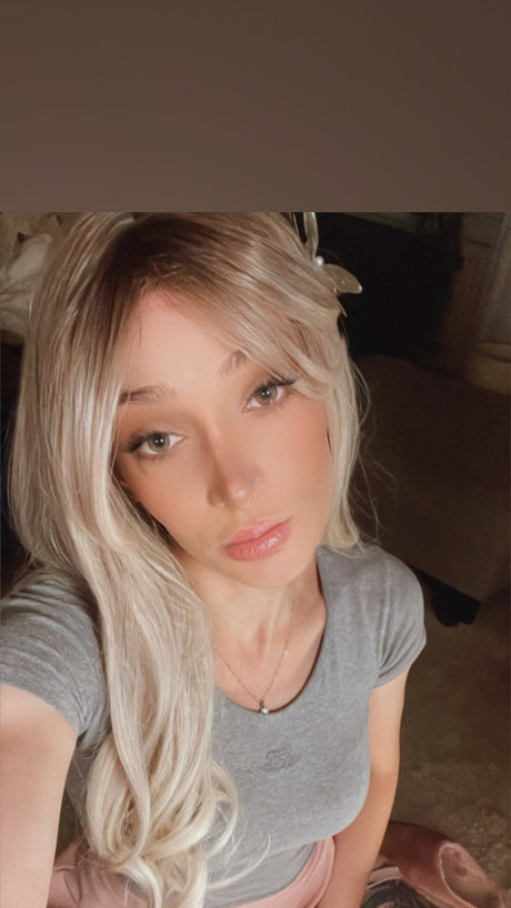 Naken lekkede OnlyFans-bilde av Pearl Vixxen