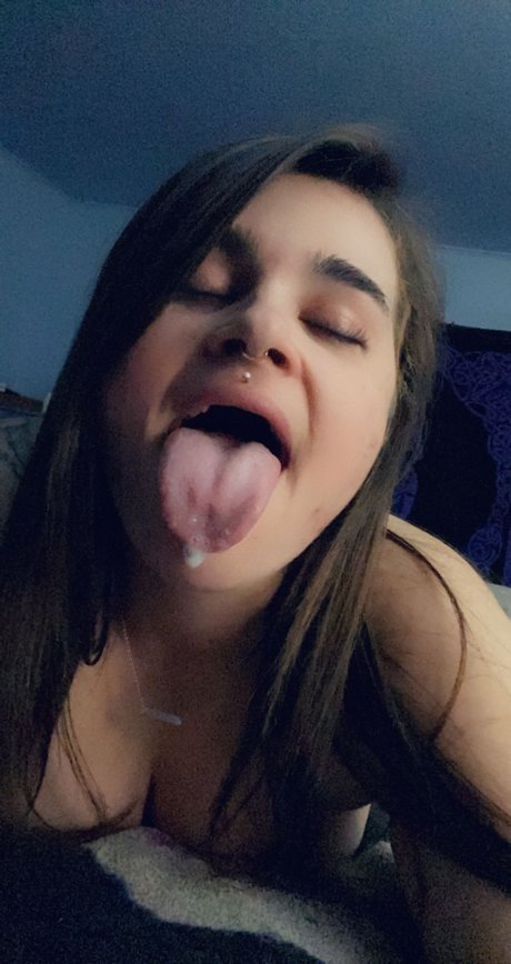 Naakte gelekte OnlyFans-foto van Mama Peach