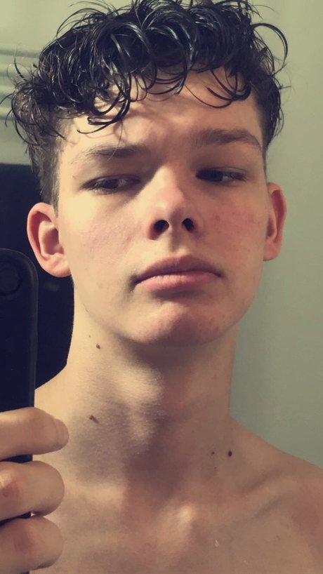 Naken lekkede OnlyFans-bilde av Paul
