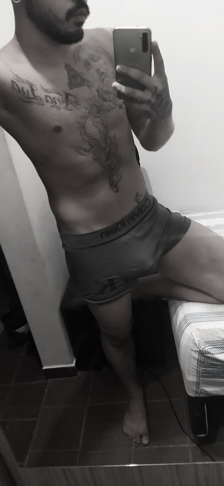 Naken läckt OnlyFans-bild av Paulo Vitor
