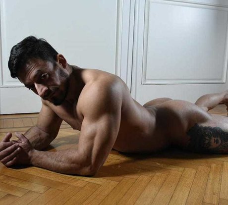 Nahá fotka uniklých OnlyFans od Paul