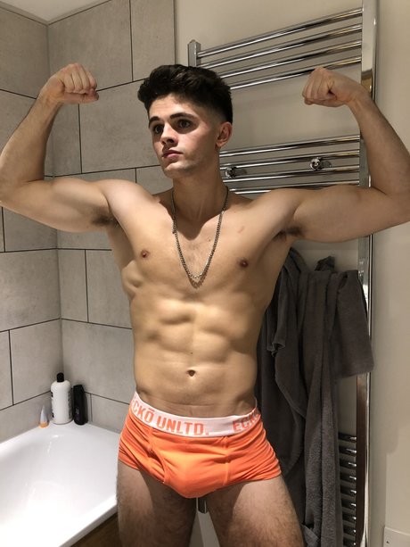 Foto di nudo di fuga di OnlyFans di Anthony
