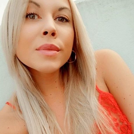 Naken läckt OnlyFans-bild av Paula Benz 