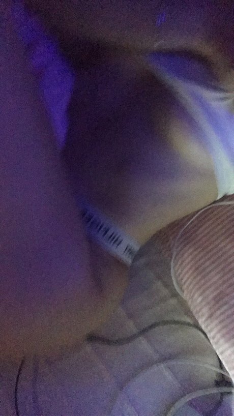 Naakte gelekte OnlyFans-foto van Nikola Bajkov