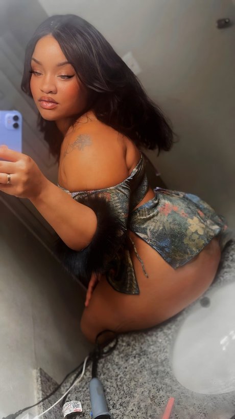 Nahá fotka uniklých OnlyFans od Pinkii