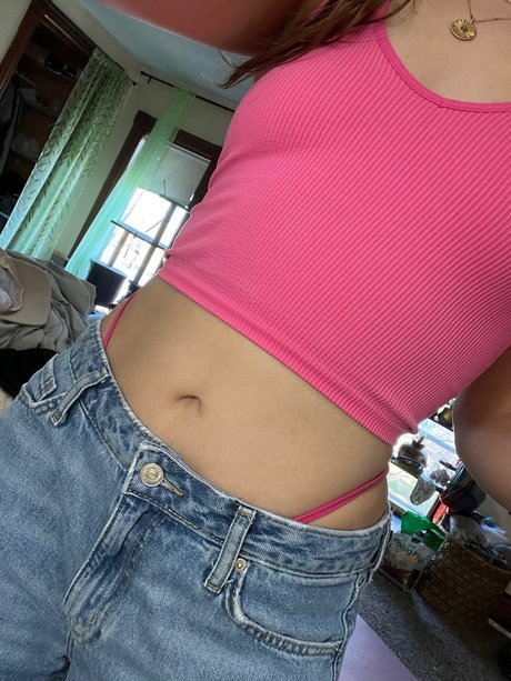 Naken läckt OnlyFans-bild av L 