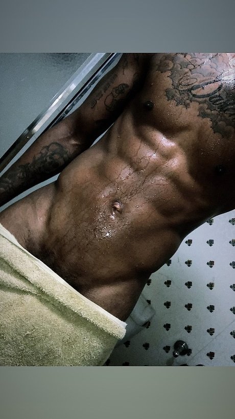 Alaston vuotanut OnlyFans-kuva Unknown