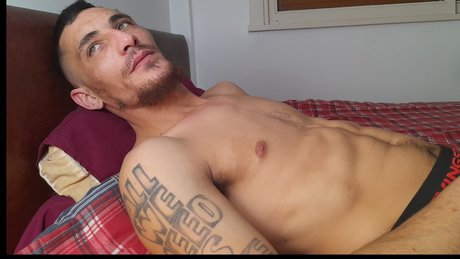 Nahá fotka uniklých OnlyFans od Exequiel