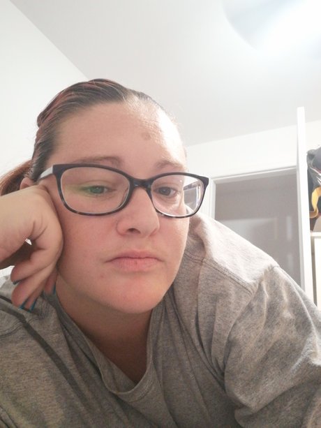 Naakte gelekte OnlyFans-foto van Cindy Warren Daigle