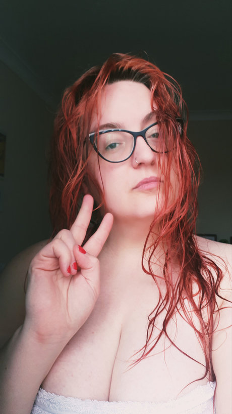 Nahá fotka uniklých OnlyFans od Phoenix