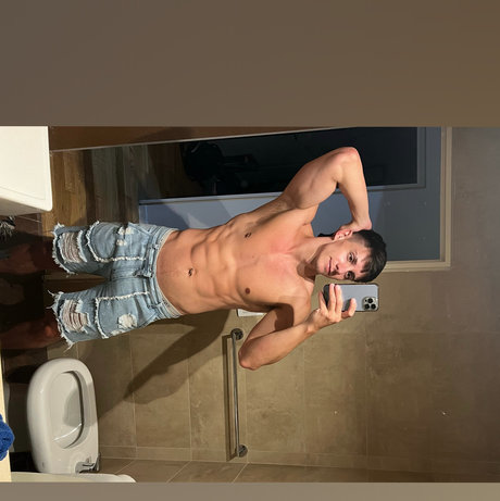 Alasti lekkinud OnlyFans-i pilt Facu Vortex 