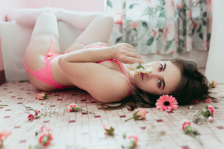 Naken läckt OnlyFans-bild av Petiteplayroom