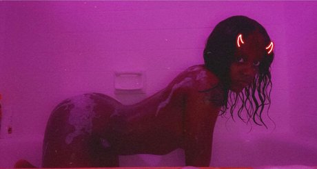 Naken läckt OnlyFans-bild av Daisy