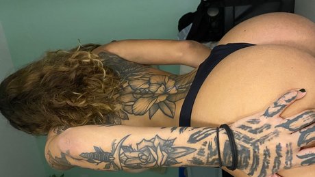 Naakte gelekte OnlyFans-foto van Mafe Villard