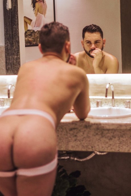 Alasti lekkinud OnlyFans-i pilt Peter Ribeiro