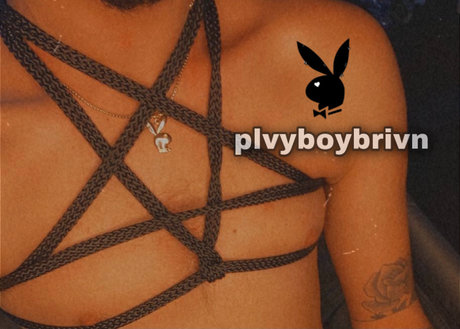Naken läckt OnlyFans-bild av Plvyboybrivn