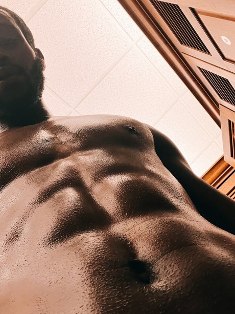 Naken läckt OnlyFans-bild av Playboy