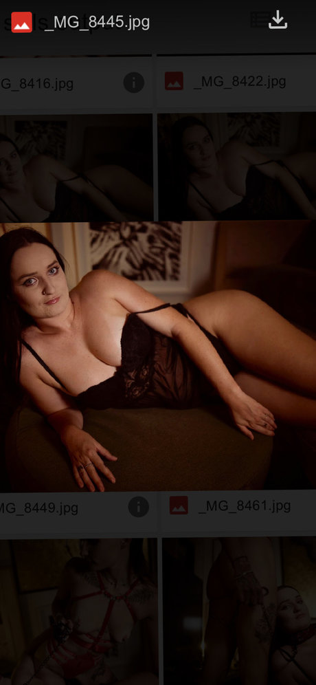 Naken läckt OnlyFans-bild av Charlotte Mcgrath