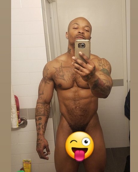 Foto nua vazada do OnlyFans de Playboyfit