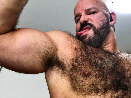 Nahá fotka uniklých OnlyFans od Choloso