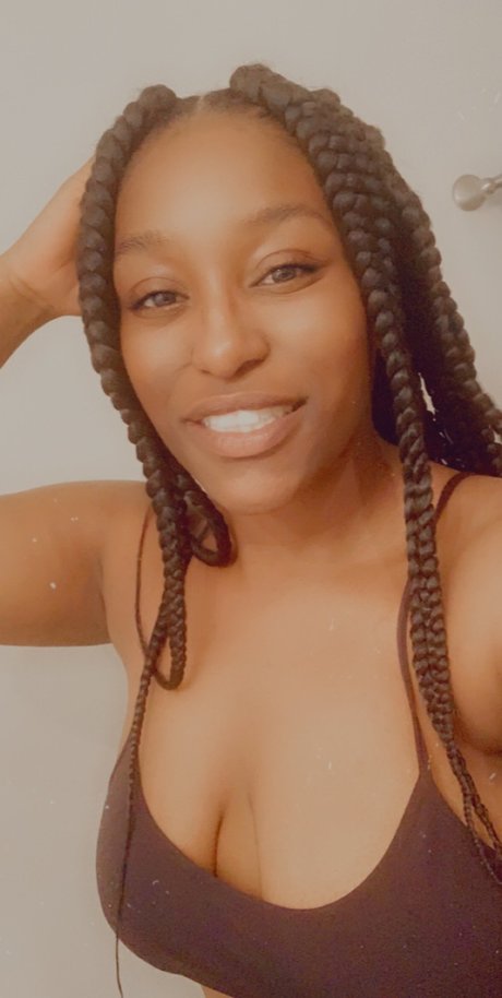 Photo nue de fuite OnlyFans de Lil Pink 