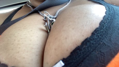 Alaston vuotanut OnlyFans-kuva Platinumc00kie Phoenixxx