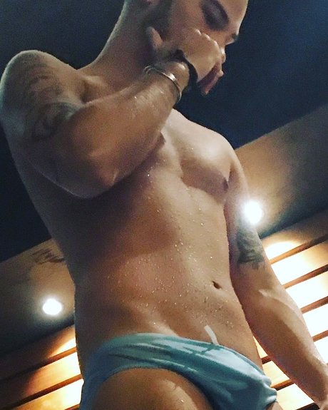 Alaston vuotanut OnlyFans-kuva Lore